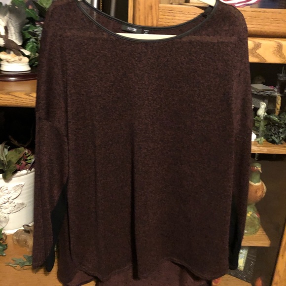 Clothing from closet purge - Picture 3 of 16